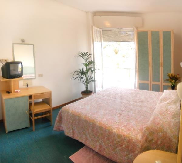 Hotel Globus Чезенатико Экстерьер фото