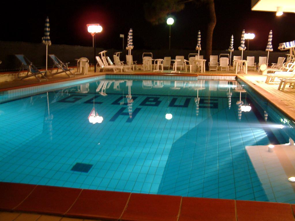 Hotel Globus Чезенатико Экстерьер фото