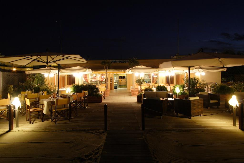 Hotel Globus Чезенатико Экстерьер фото